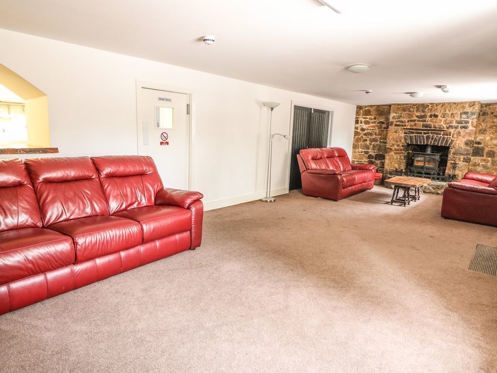 Swansea Vacations - Old Tredegar Arms - Property Image 1