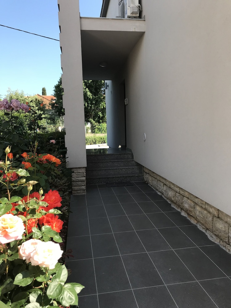 Apartmani AiA