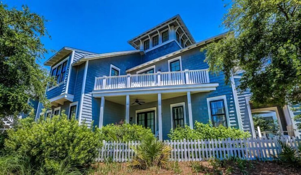 The Flagship of Watersound 5 Bedroom Holiday Home by Five Star Properties