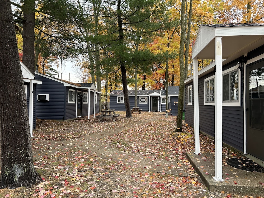 Cadillac Vacations - Hidden Haven Cottages - Property Image 1