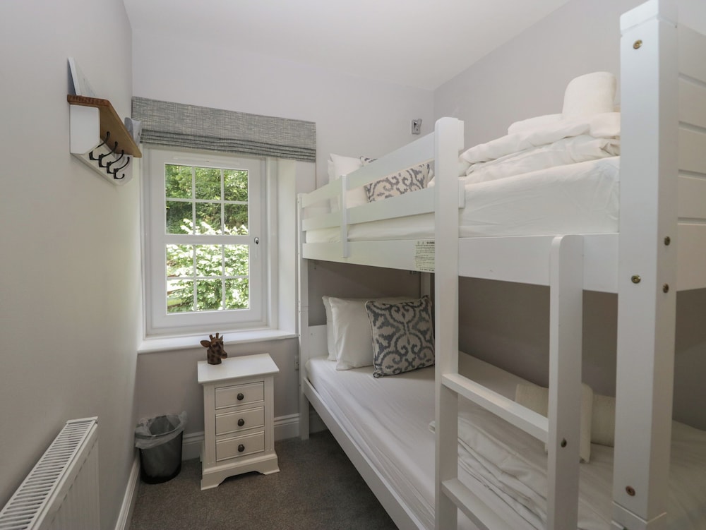 Garden Cottage No 1