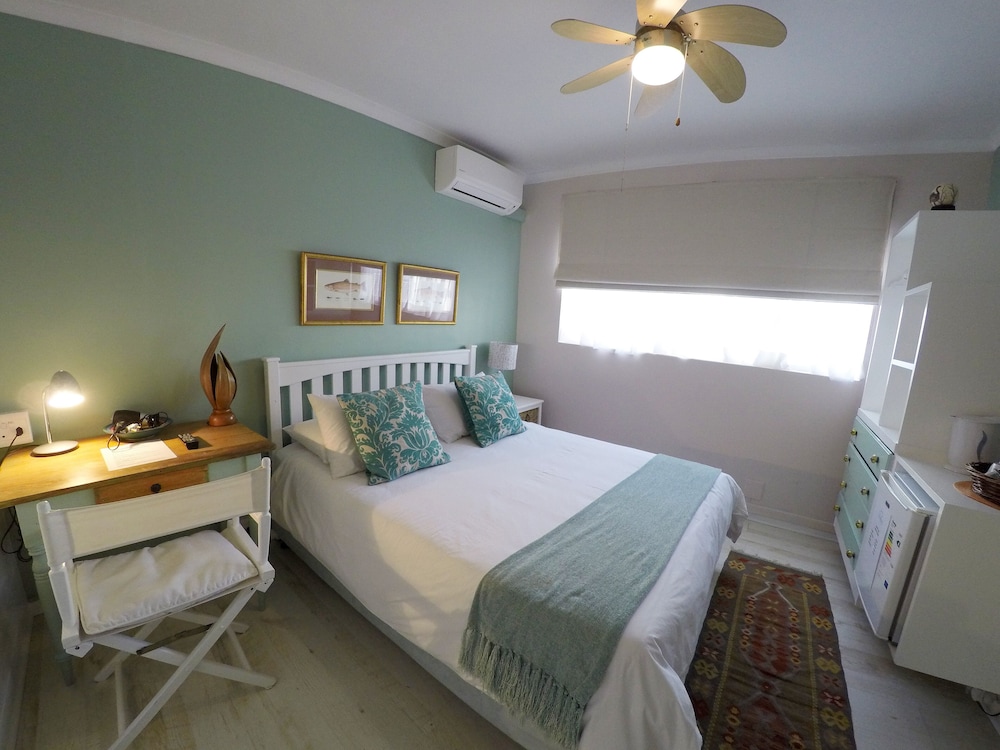 Dolphin Inn Guest House
