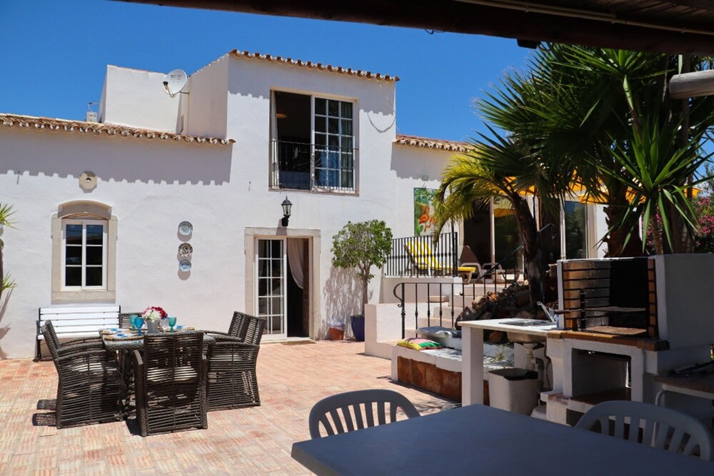 Idyllic Farm House With Huge Garden for 14pax