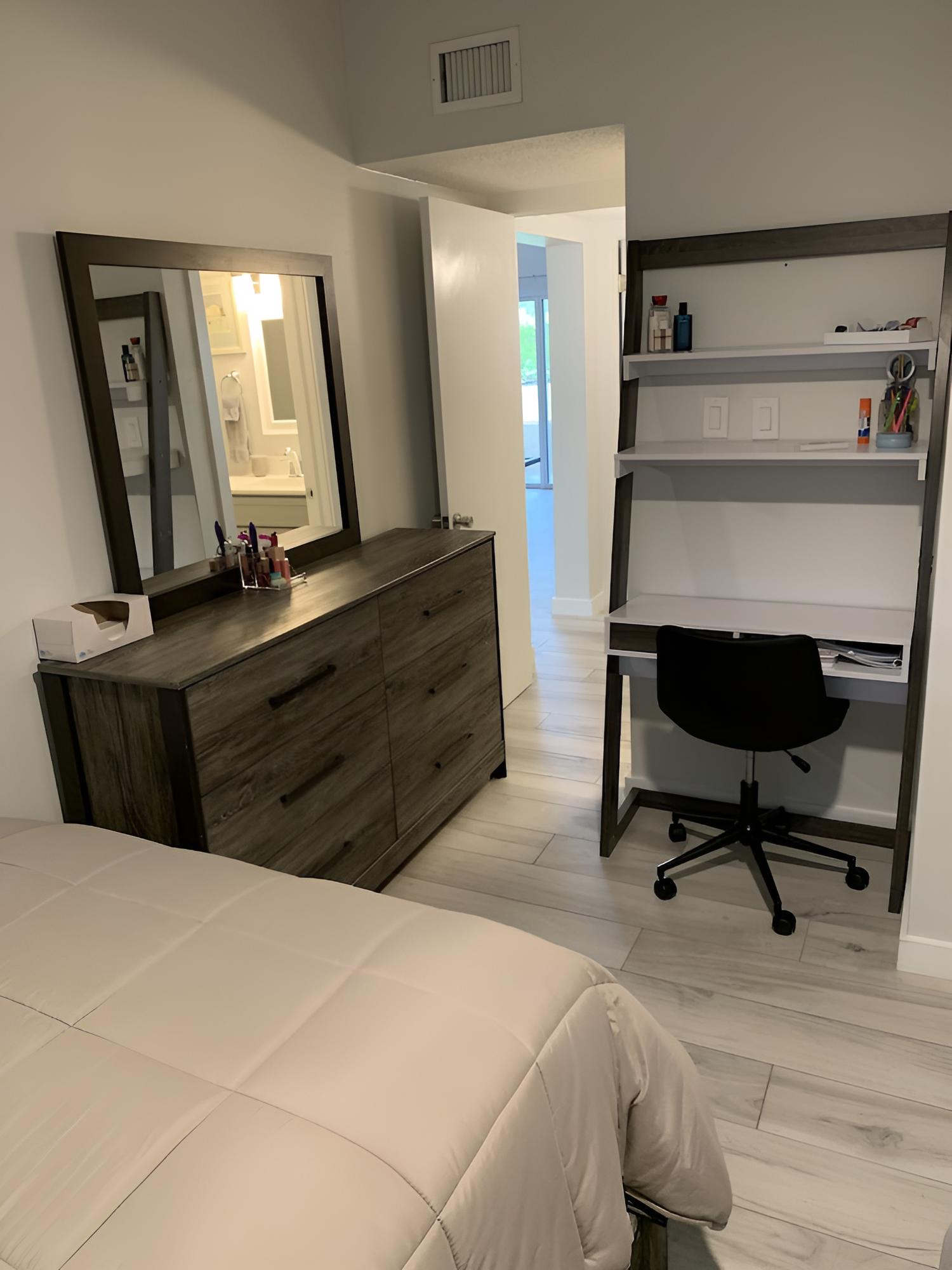 Plantation Village 2 Bed / 2 Bath view 4