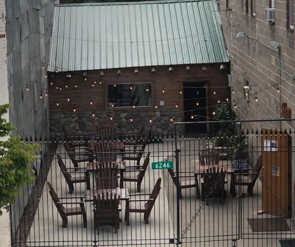 White Horse Hotel