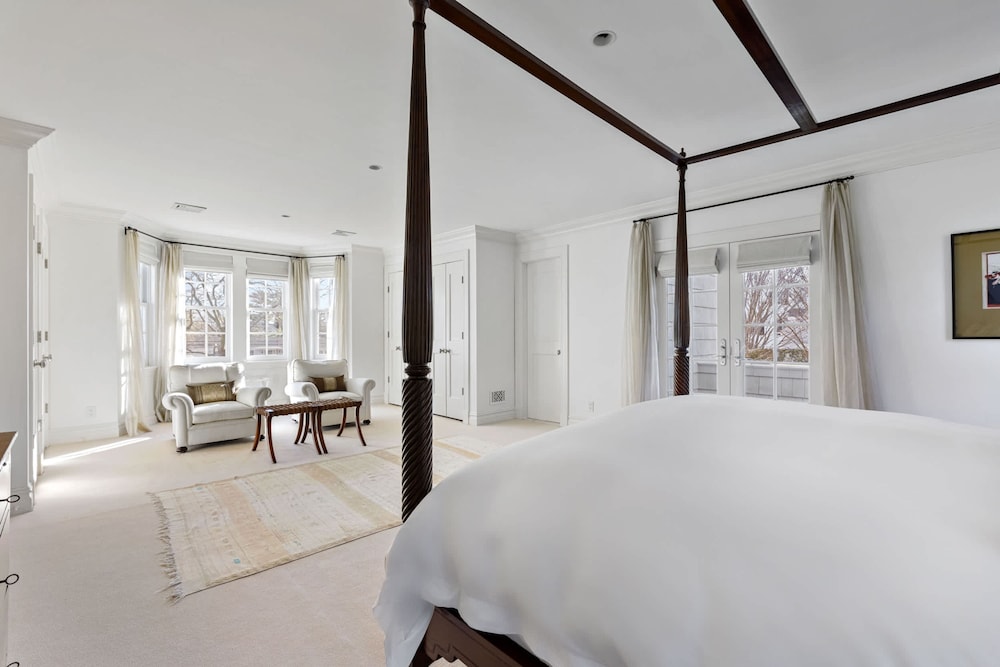 Oceanstone by Rove Estate w Pool Beach Access