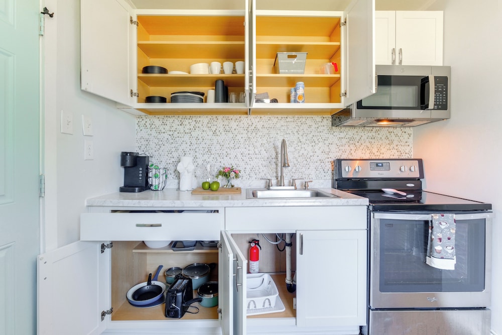 3 Mi to Downtown: Getaway in Richmond