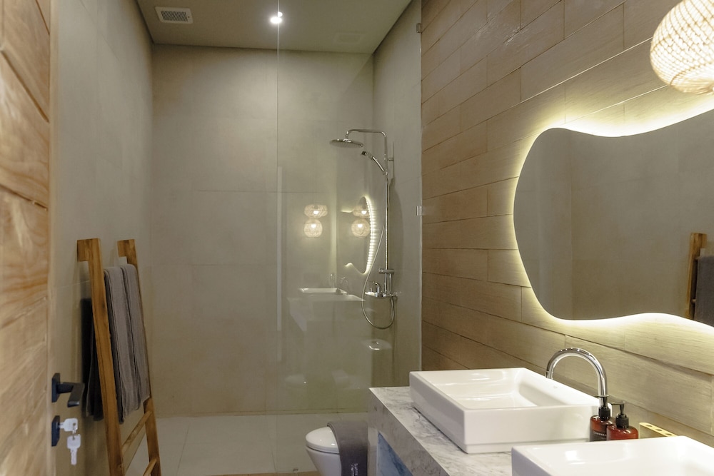 AMO Residences
