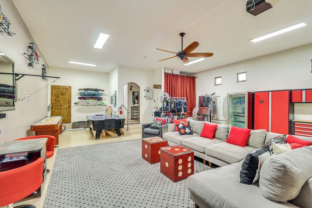 Game Room + Dock: Riverfront Escape in Parker!