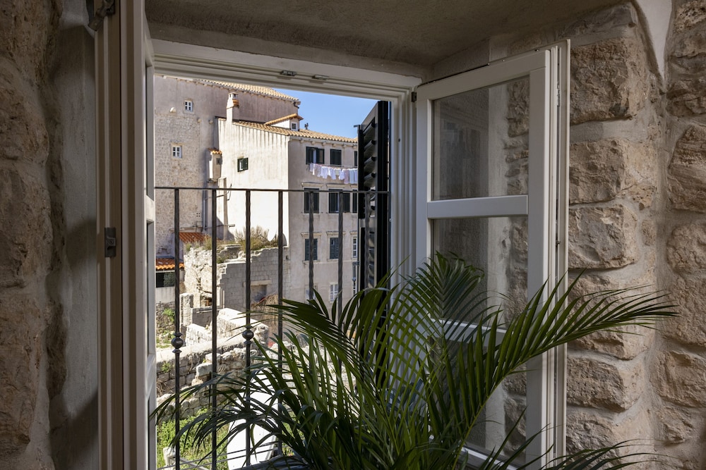 House STAYEVA 11