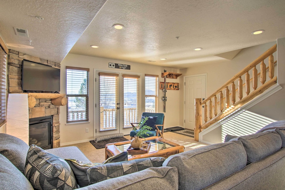 2-condo Property w/ Mtn Views by Golf & Ski Resort view 4
