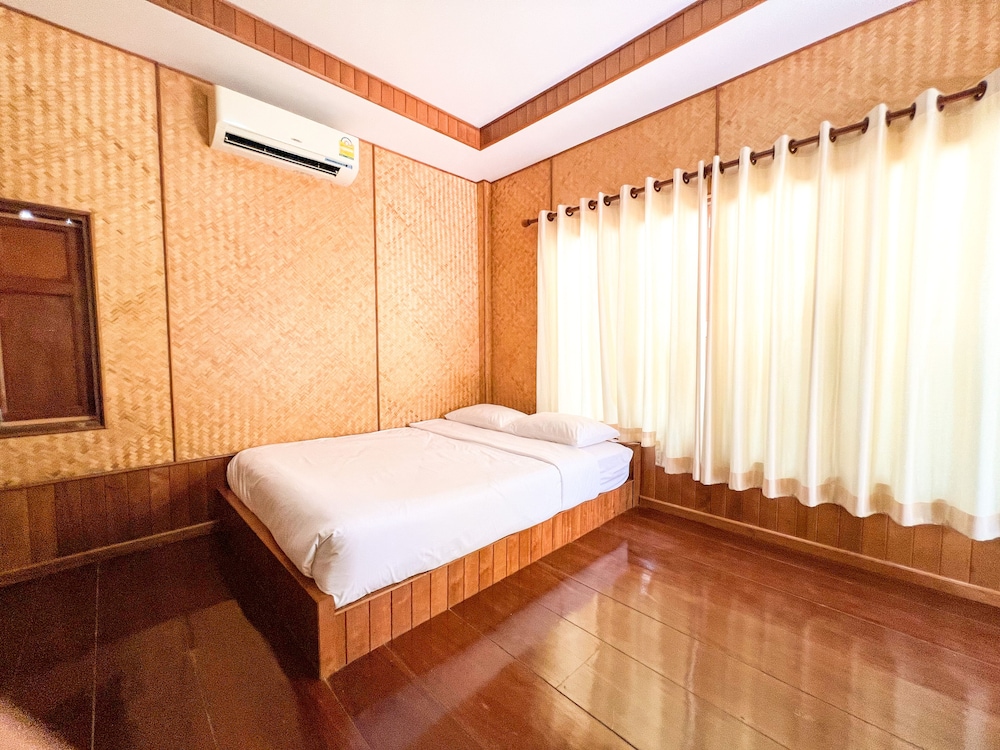 Baan Siriporn Resort