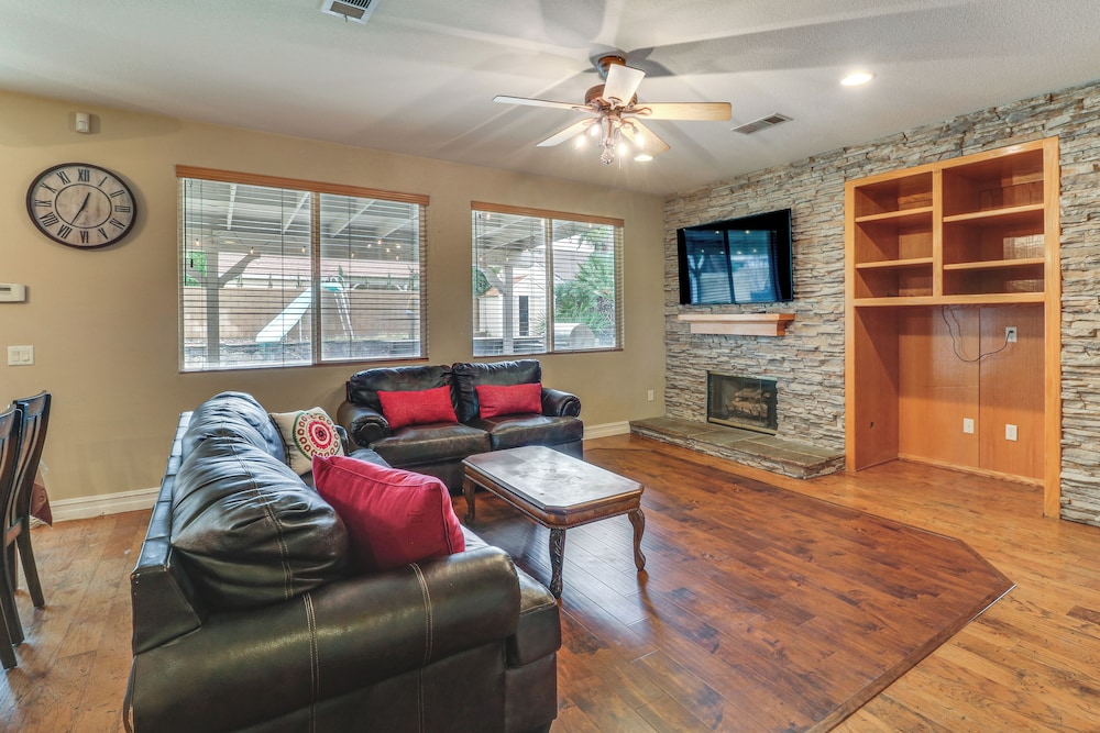 Pool, Patio & Games! Suburban Home in Palmdale
