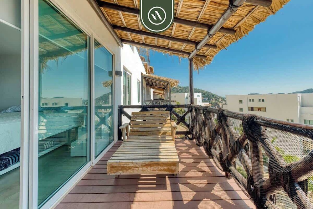 Amazing 3 BR Penthouse With Beachclub