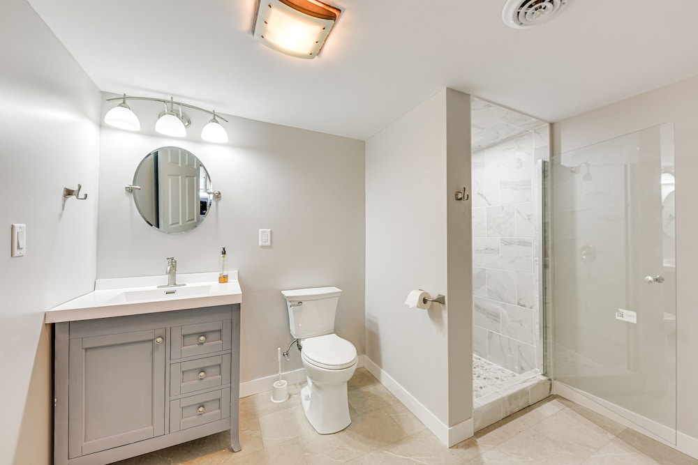 Convenient Racine Home: 4 Mi to Lake Michigan! - Property Image 14