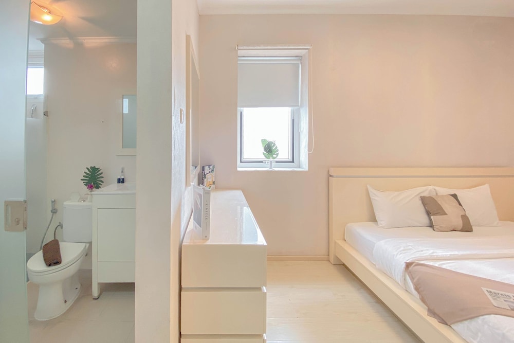 Strategic And Homey 2Br At Grand Palace Kemayoran Apartment