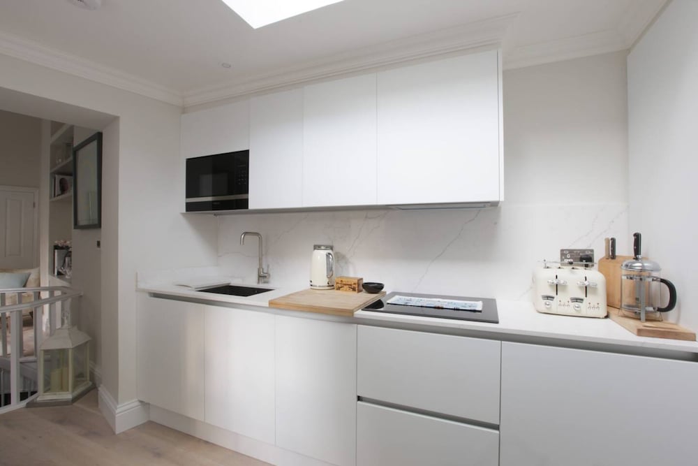 Newly Refurbished 1 Bedroom in Vibrant Notting Hill