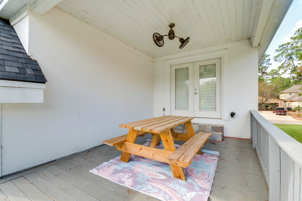 Dock & Outdoor Entertainment: Home on Lake Conroe