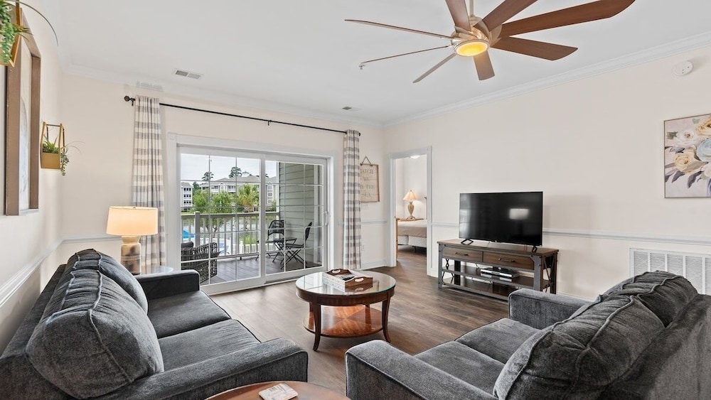 Magnolia Pointe Luster Leaf 4833-202 2 Bedroom Condo