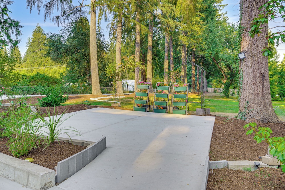 Wfh-friendly Gem w/ Creek: 4 Mi to Sammamish Trail
