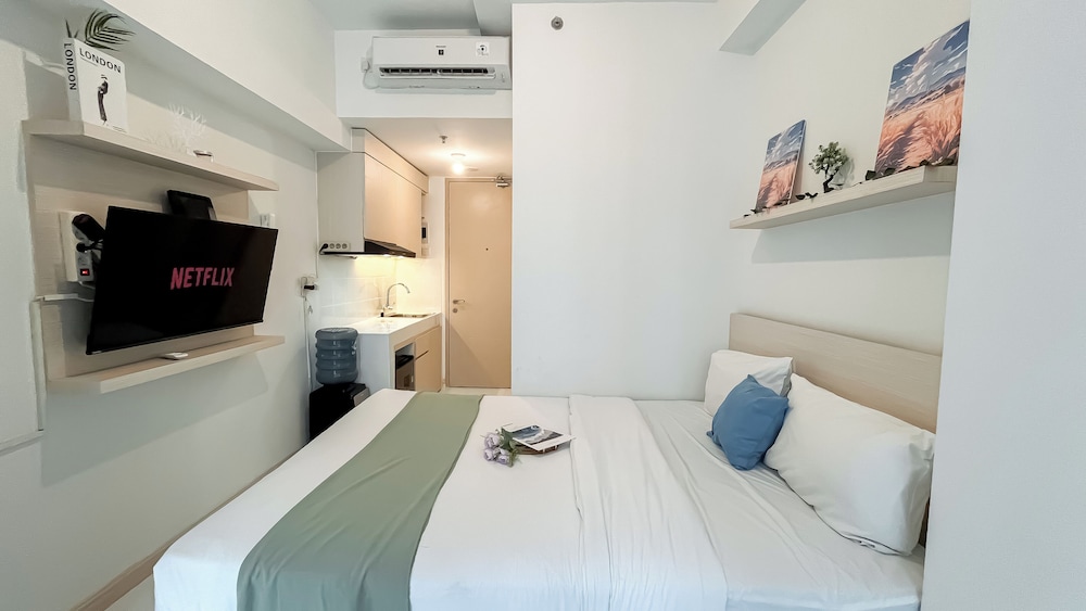 Comfy And Best Deal Studio Apartment Tokyo Riverside Pik 2