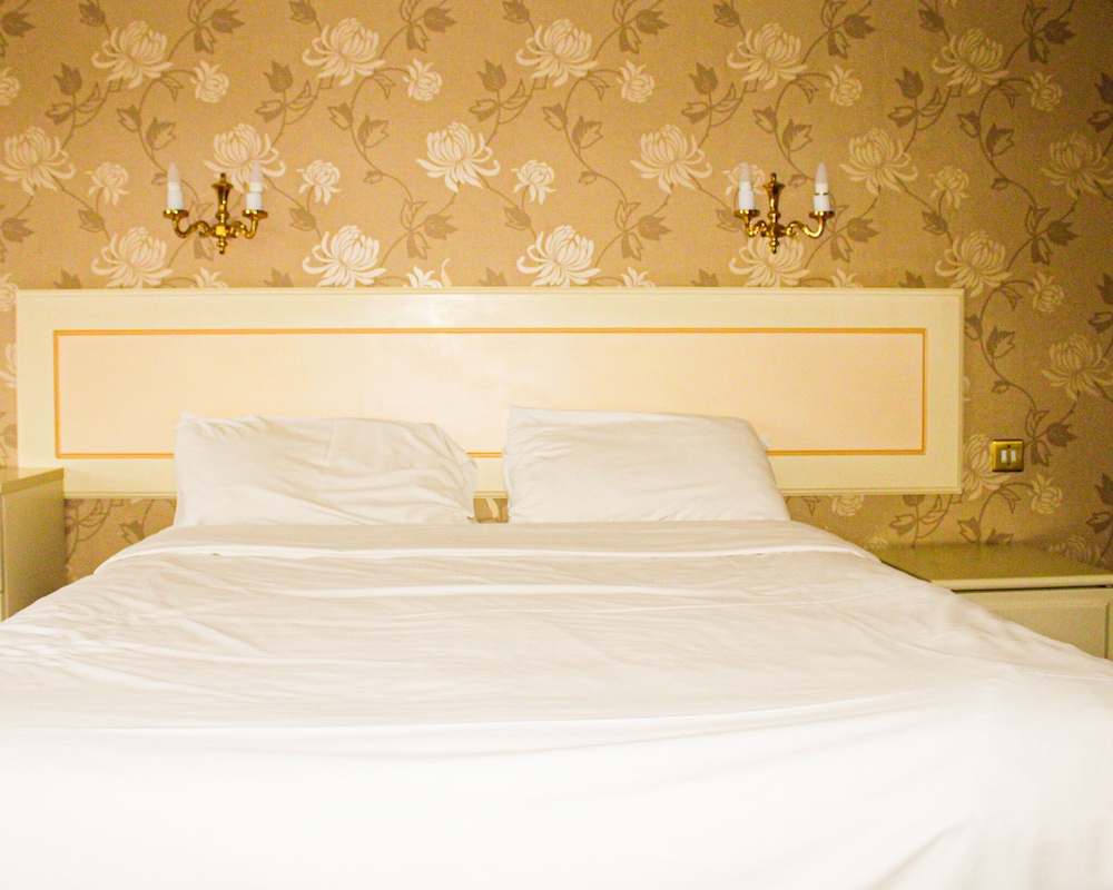 Rotherham Vacations - Consort Hotel - Property Image 5