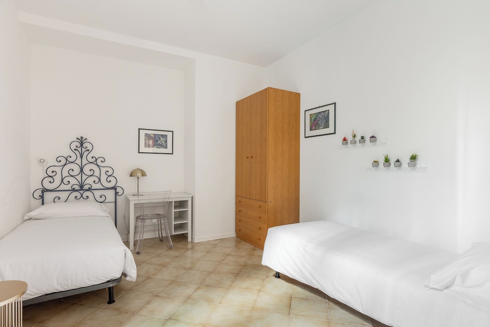 Gombruti Vintage Apartment by Wonderful Italy