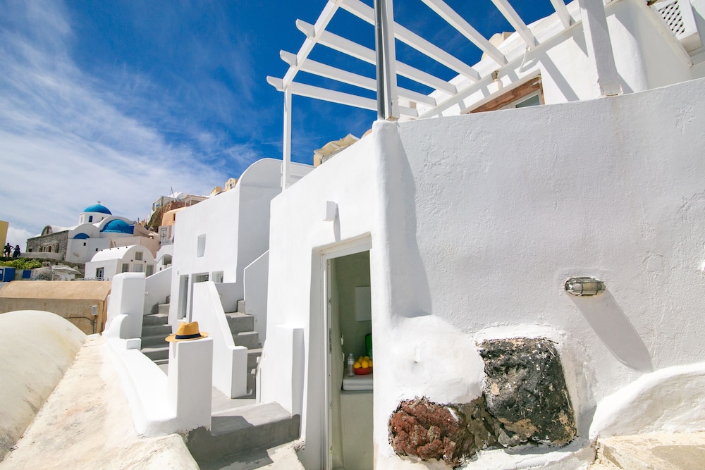 White Cave House photo 5