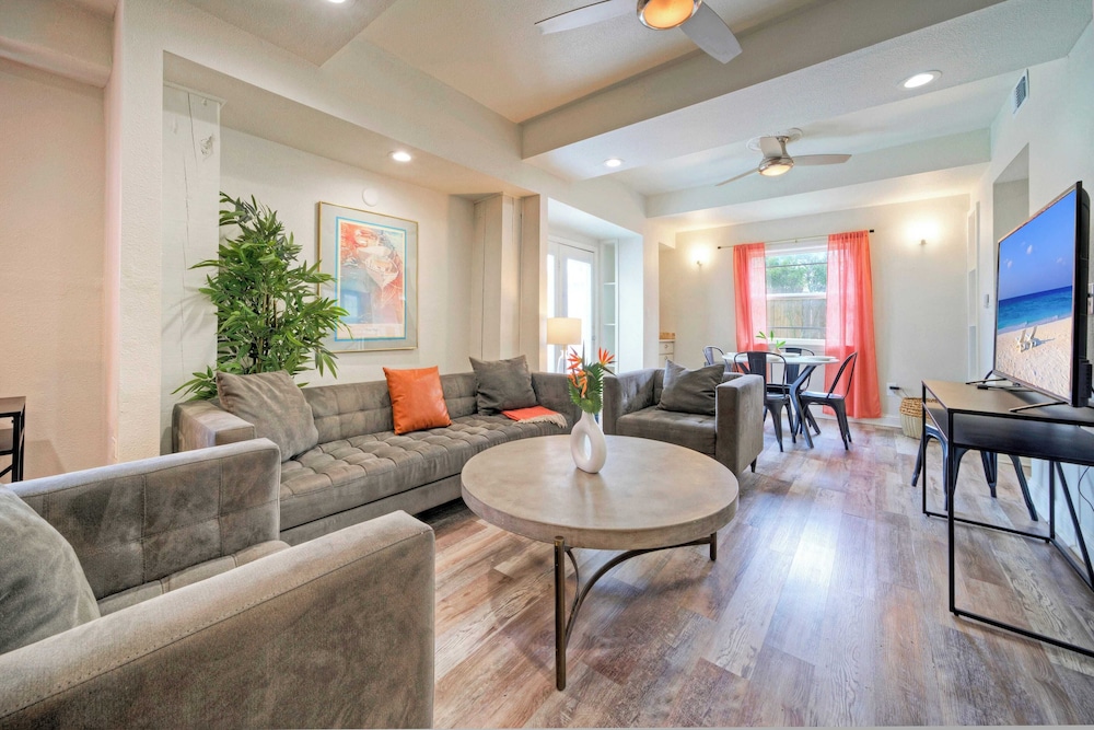 2-unit Home in Golf Cart Zone w/ Patio + Balcony Salty Sunshine: Multi-family Retreat