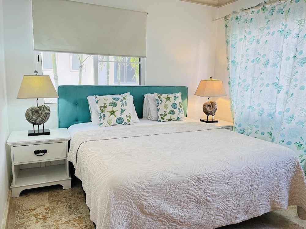 Beauty Pool Views Aparment With Private Beach O201 view 5