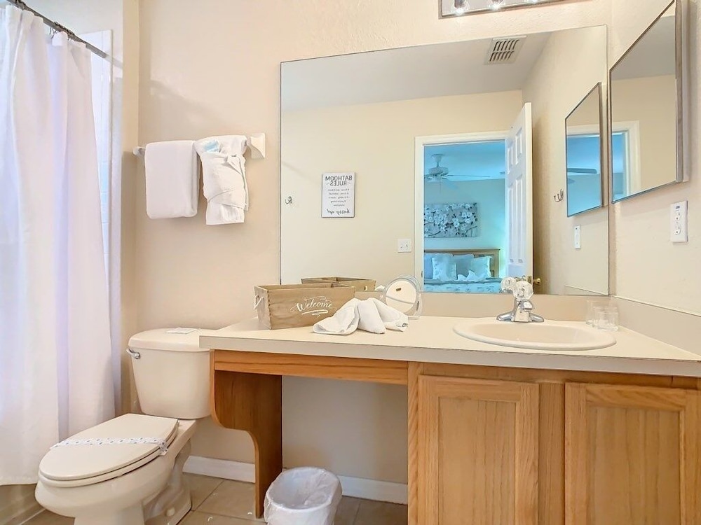 Regal Oaks Getaway: 4br Home Close To Disney & Old Town 4 Bedroom Townhouse