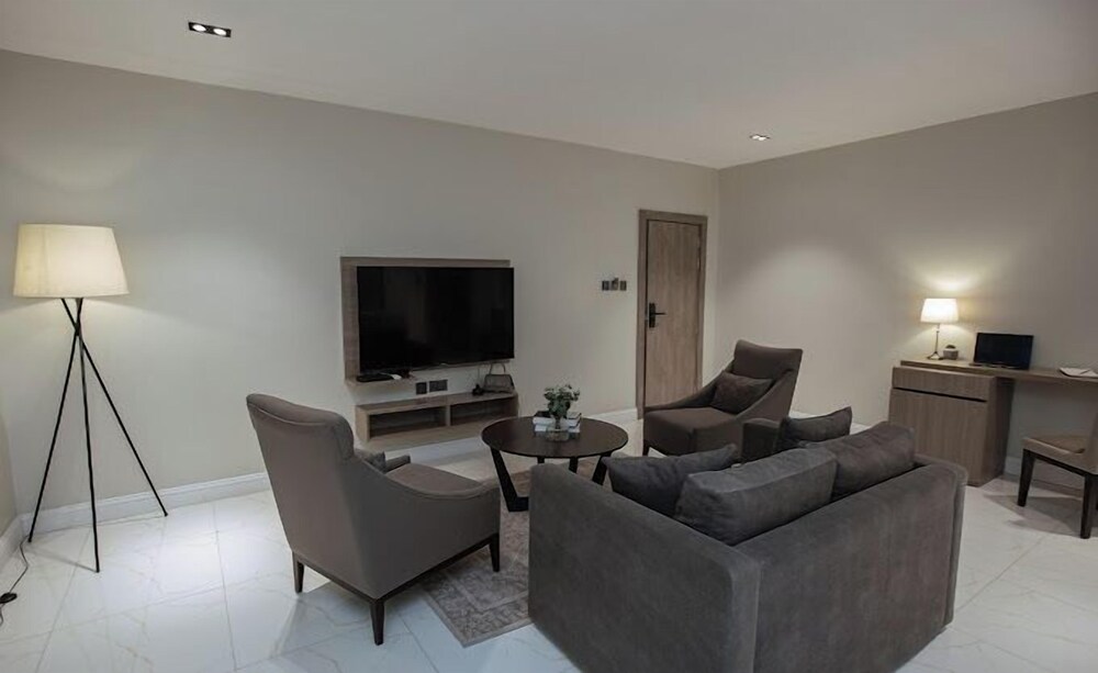 Dejays Homes and Shortlets