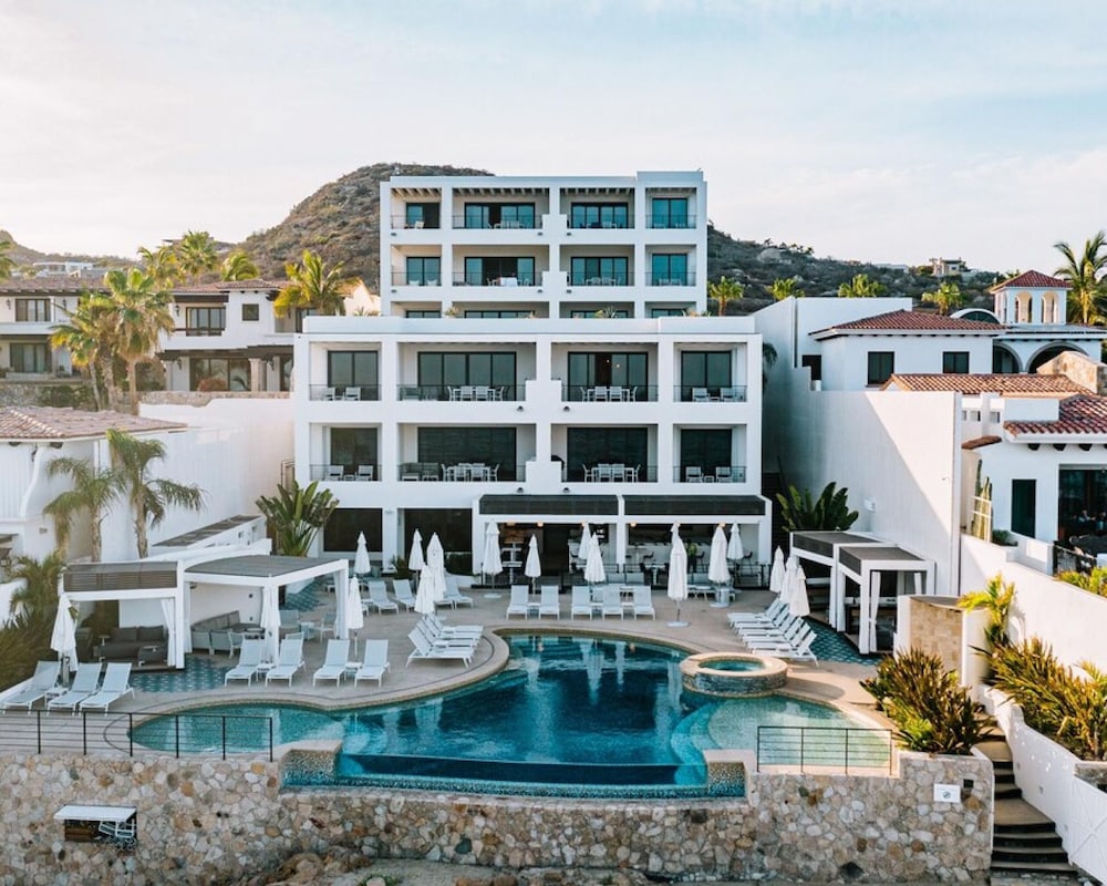 Oceanfront 2bd Penthouse