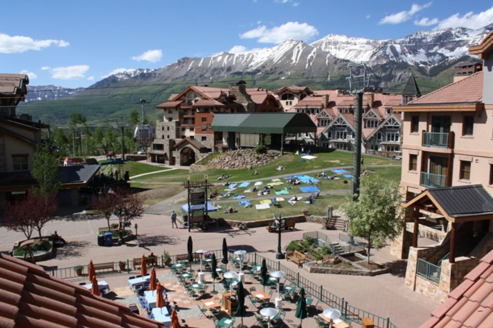 Blue Mesa Penthouse by Avantstay Buyout of 3 Units Ski-in Ski-out Condo