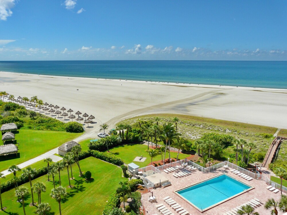 Sunny Beachfront Condo With Pool and Sw-facing Balcony