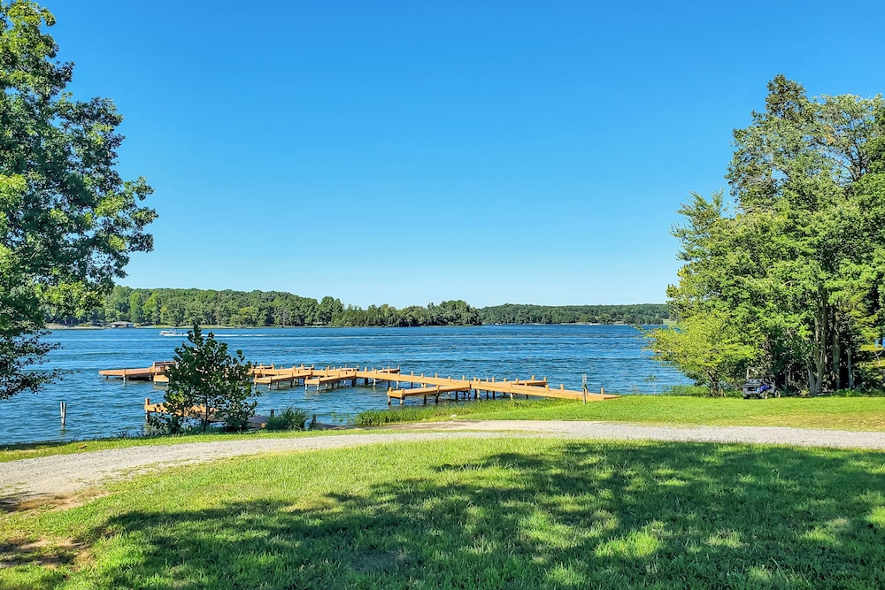 Boat, Fish & Explore Lake Anna! Home 1 Mi to Water