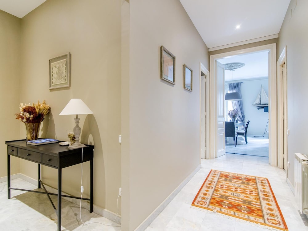 Apartamento de Lujo de Tres Habitaciones