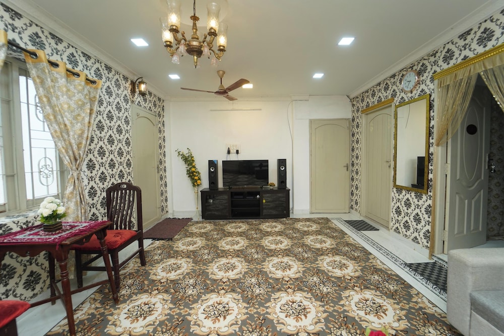 Blue Horizon Apartment 2bhk Nr Marina Beach