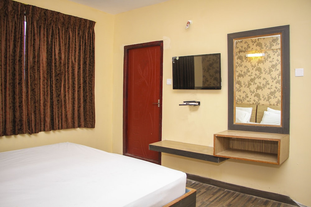 DeSantosh Residency