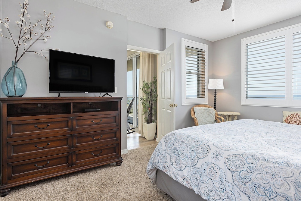 Emerald Key by Southern Vacation Rentals