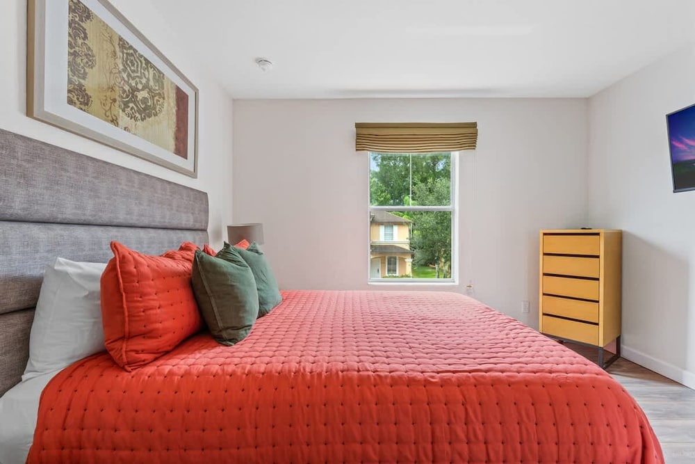 Pet Friendly 4 BR With Hot Tub Ro2761n