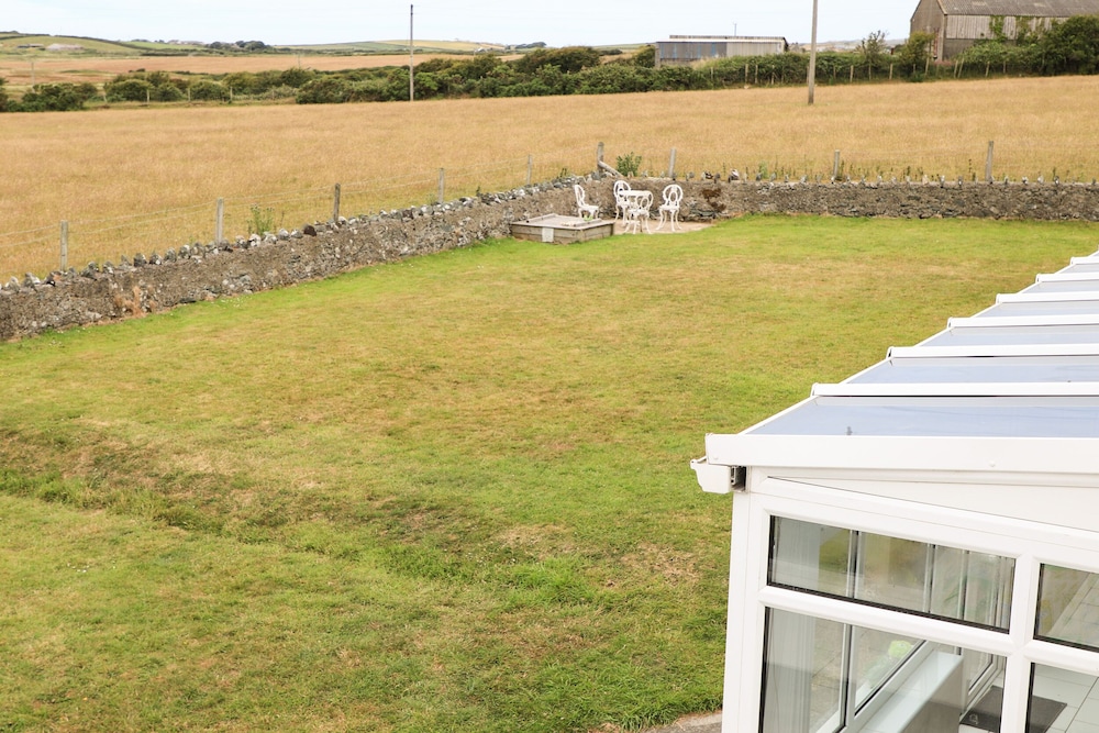 Bodlasan Groes House