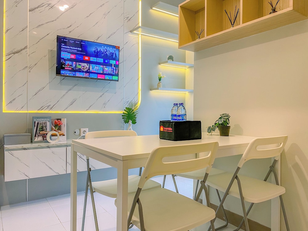 Simply 2Br Apartment At Tokyo Riverside Pik 2