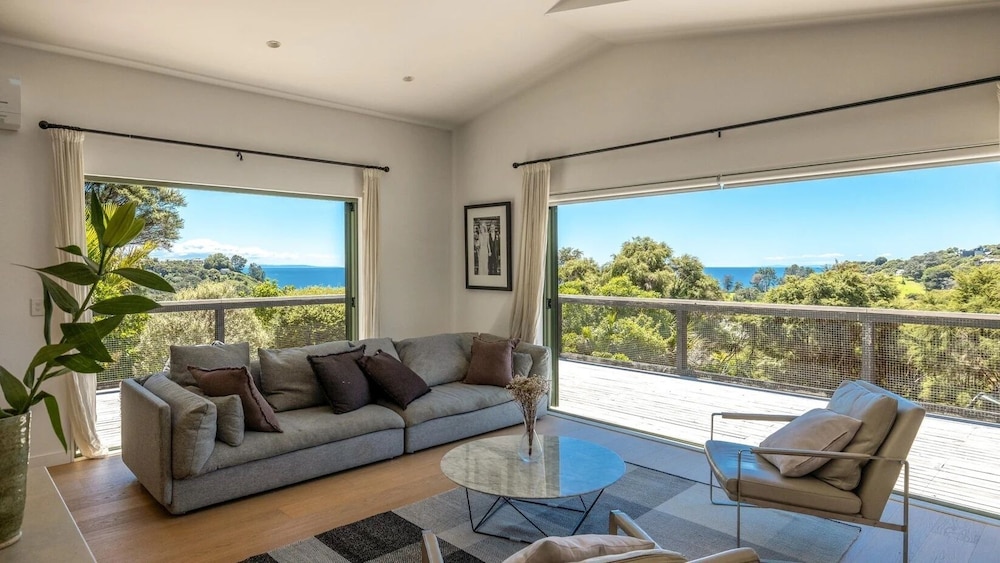 Onetangi Seaview Residence