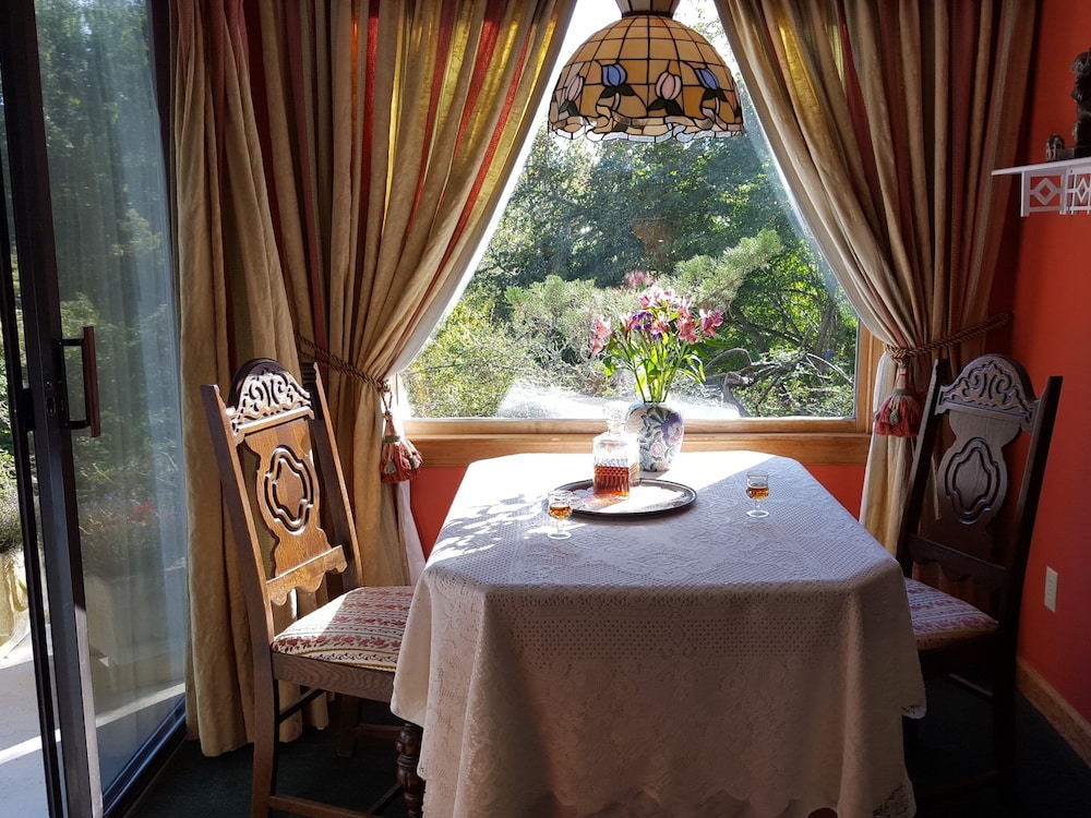 Innisfree Boutique Inn By-The-Lake