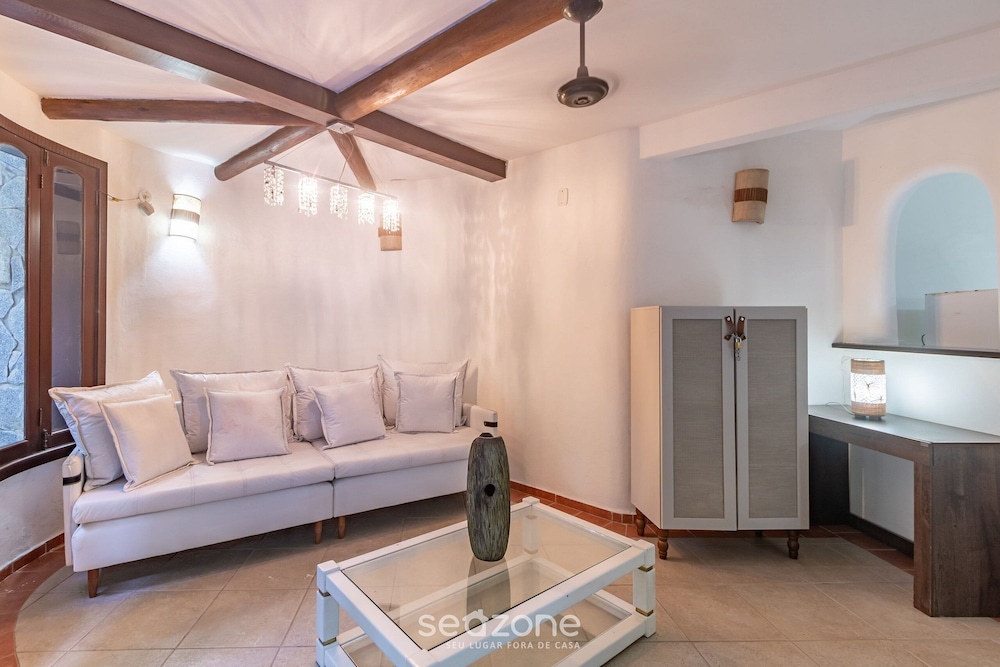 House w/ 3 Suites 400m From Mucuge Beach Mcg0006