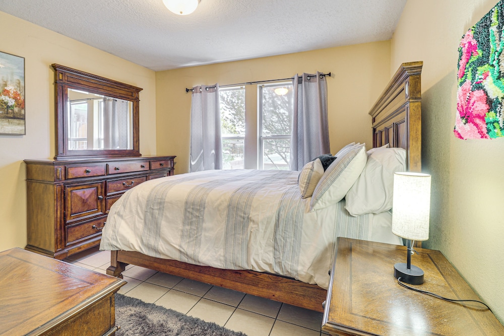 4 Mi to Old Town: Pet-friendly Home w/ Fenced Yard