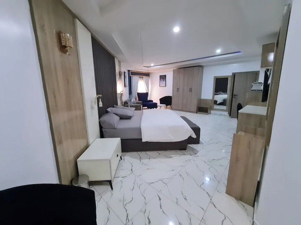 Supreme Apartments