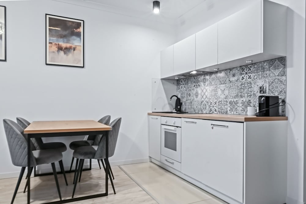 RentPlanet - Apartament Muranów view 3