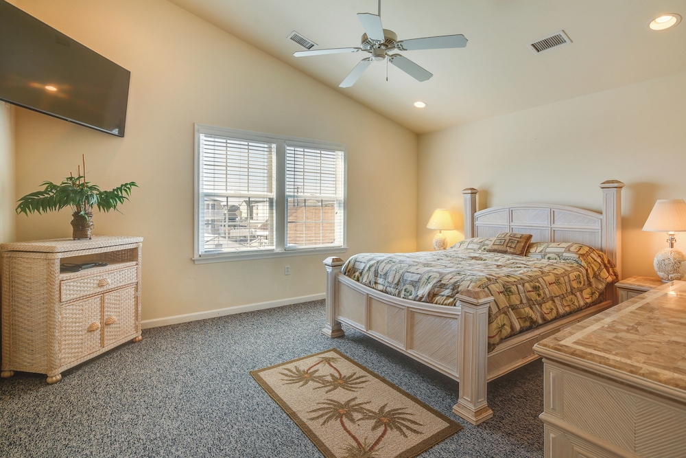 Half-mi to Wildwood Boardwalk: Family-friendly Apt